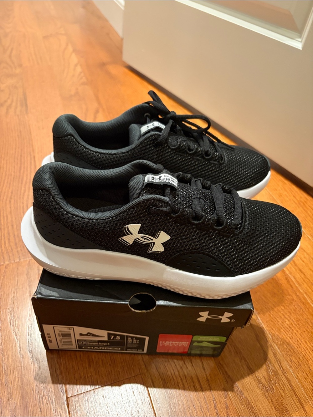 Under Armour W Charger Surge 4 Sneakers - Picture 5 of 6